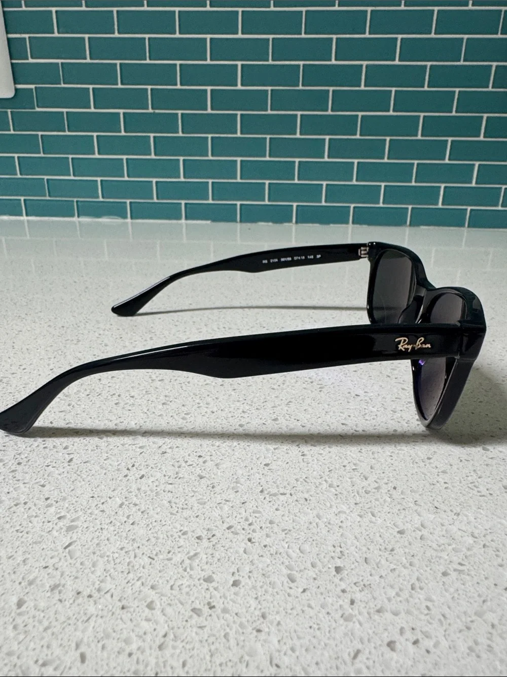 Ray Ban New Wayfarer men’s black polarized sunglasses